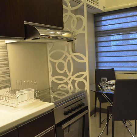Apartamento Eton Parkview Makati City Exterior foto