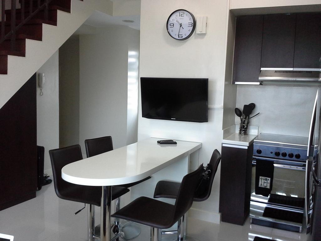 Apartamento Eton Parkview Makati City Exterior foto