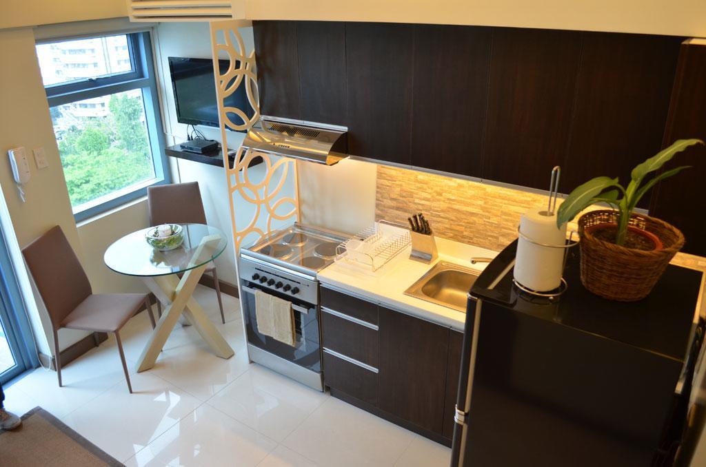 Apartamento Eton Parkview Makati City Exterior foto
